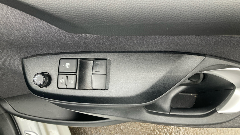 Toyota Yaris 1.5 Hybrid Icon 5dr CVT Hybrid Hatchback